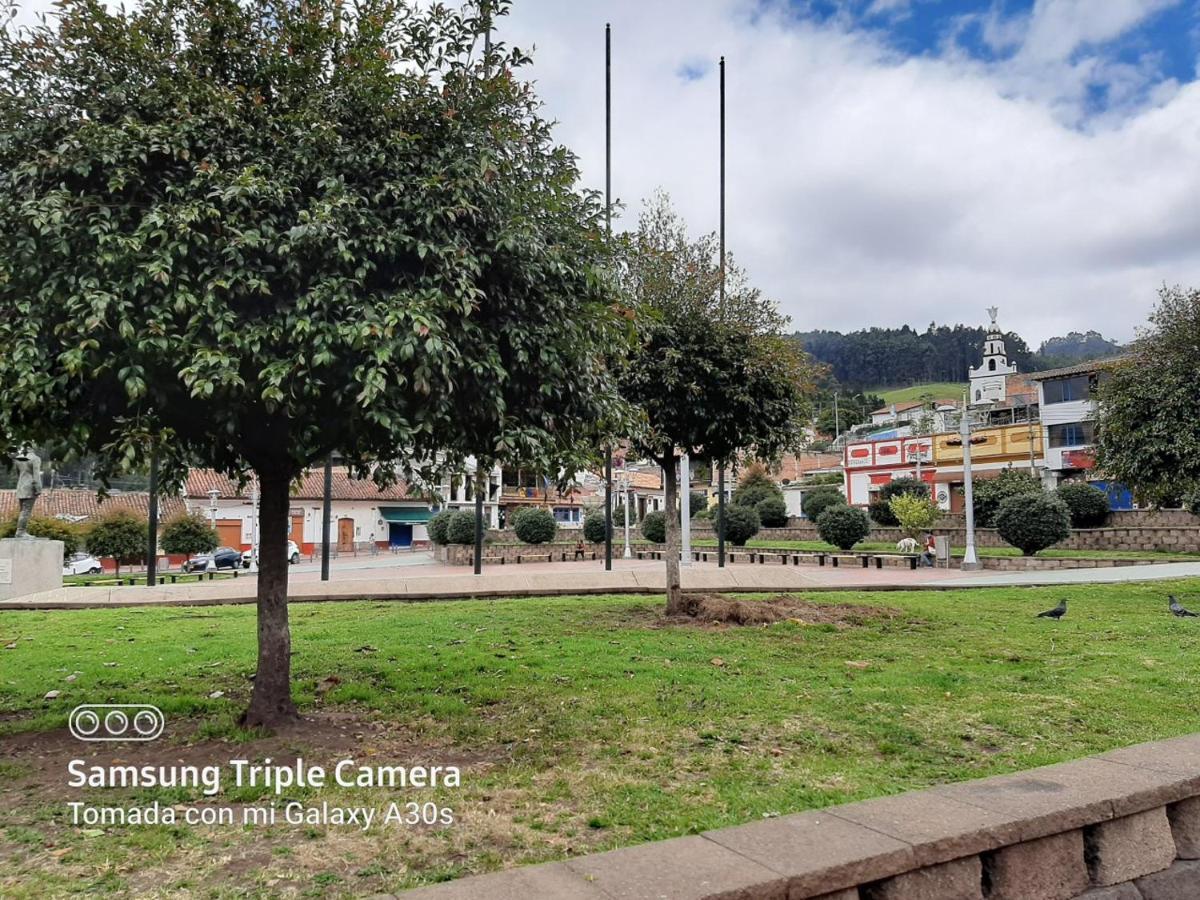 Apartamentos Turisticos El Zipa Zipaquirá エクステリア 写真