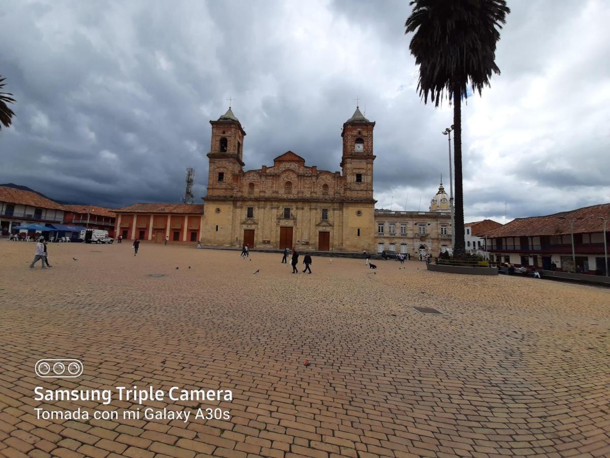 Apartamentos Turisticos El Zipa Zipaquirá エクステリア 写真